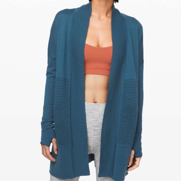 NWOT - Lululemon Oversized Sit in Lotus Wrap II w/ Pockets, Petal Blue | Size 4 - Picture 1 of 5